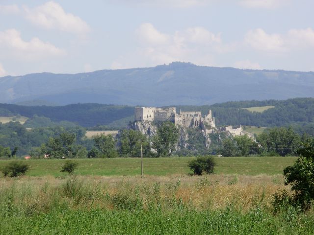Beckov hrad.jpg